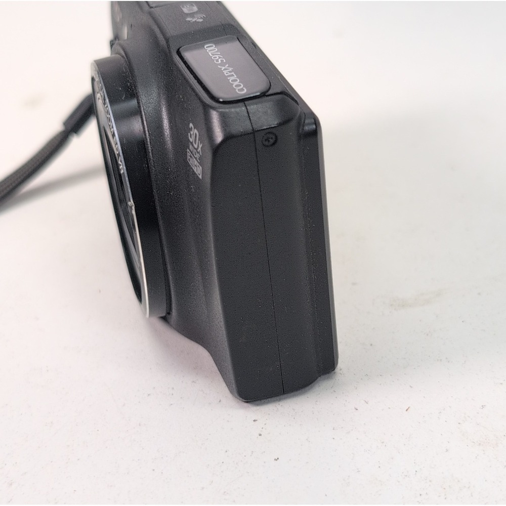 Nikon COOLPIX S9700 16MP 30x Zoom Digital Camera Bundle Batteries Charger - Picture 9 of 14